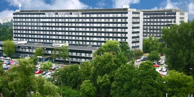 SPCSK_Szpital_Banacha_-napisWUM_cut